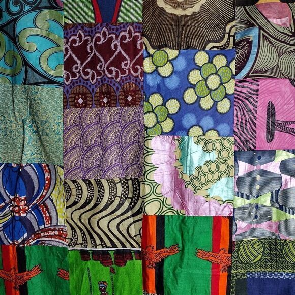 Queen size bedspread   - Picture 2 of 6